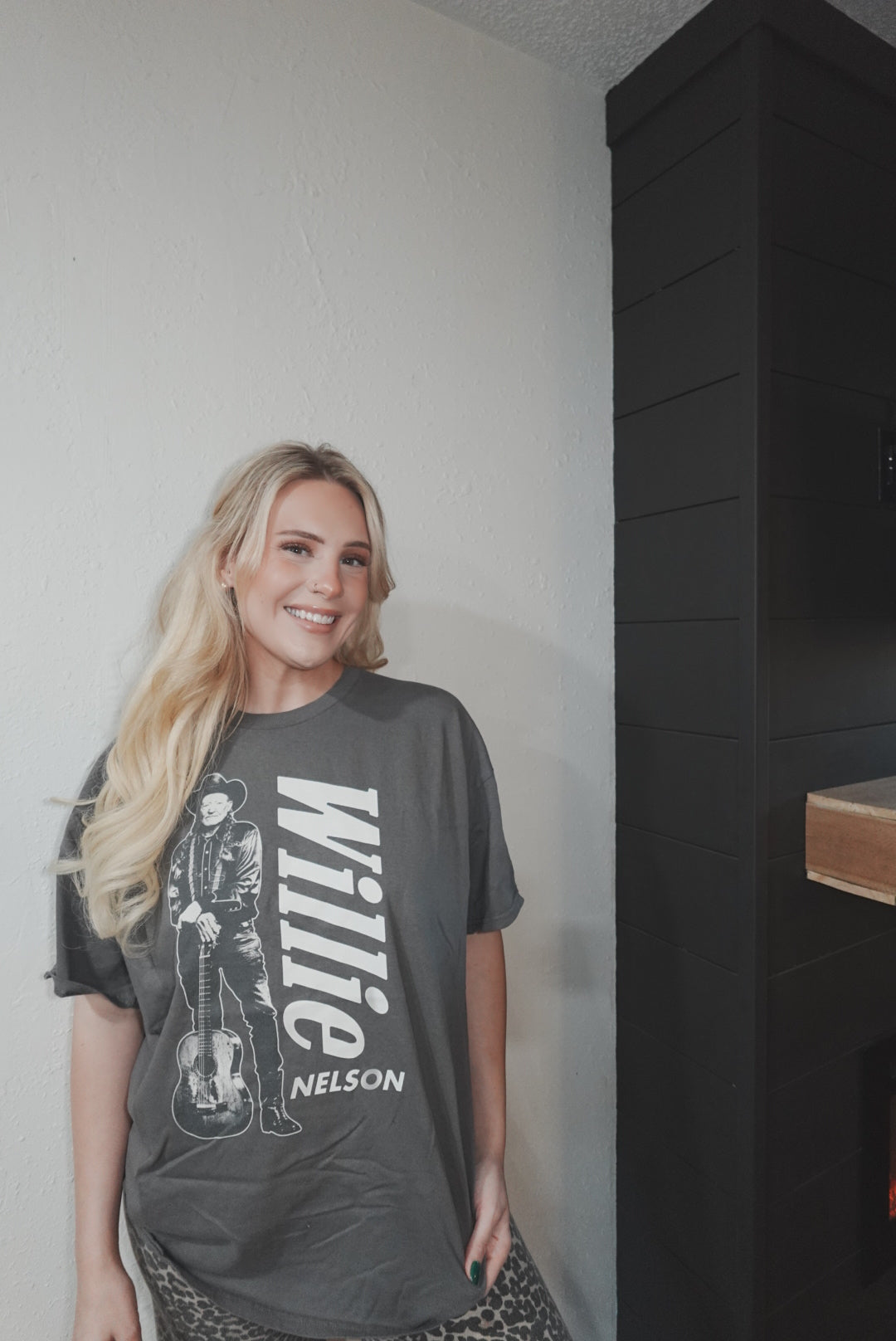 willie nelson graphic tee