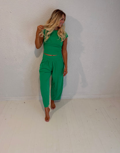 kelly green on-the-go set