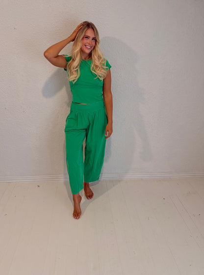 kelly green on-the-go set